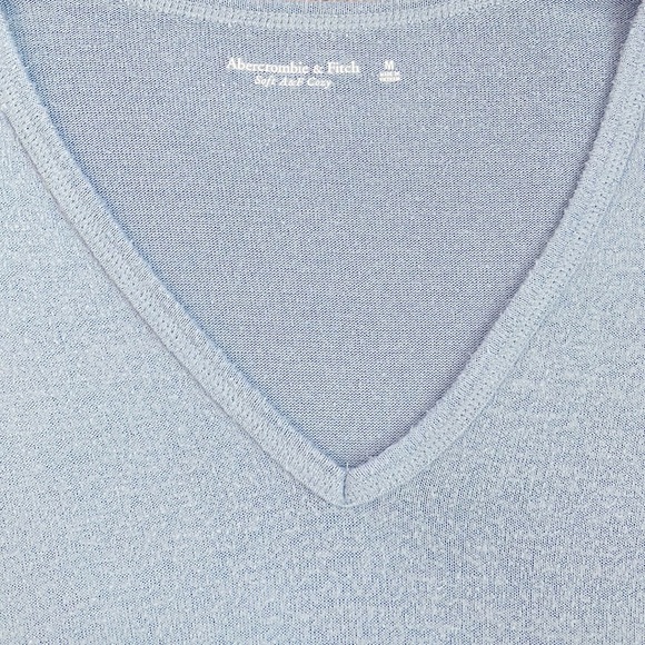 Abercrombie & Fitch Cozy Long-Sleeve V-Neck Legging Tee (size M) - Picture 2 of 4